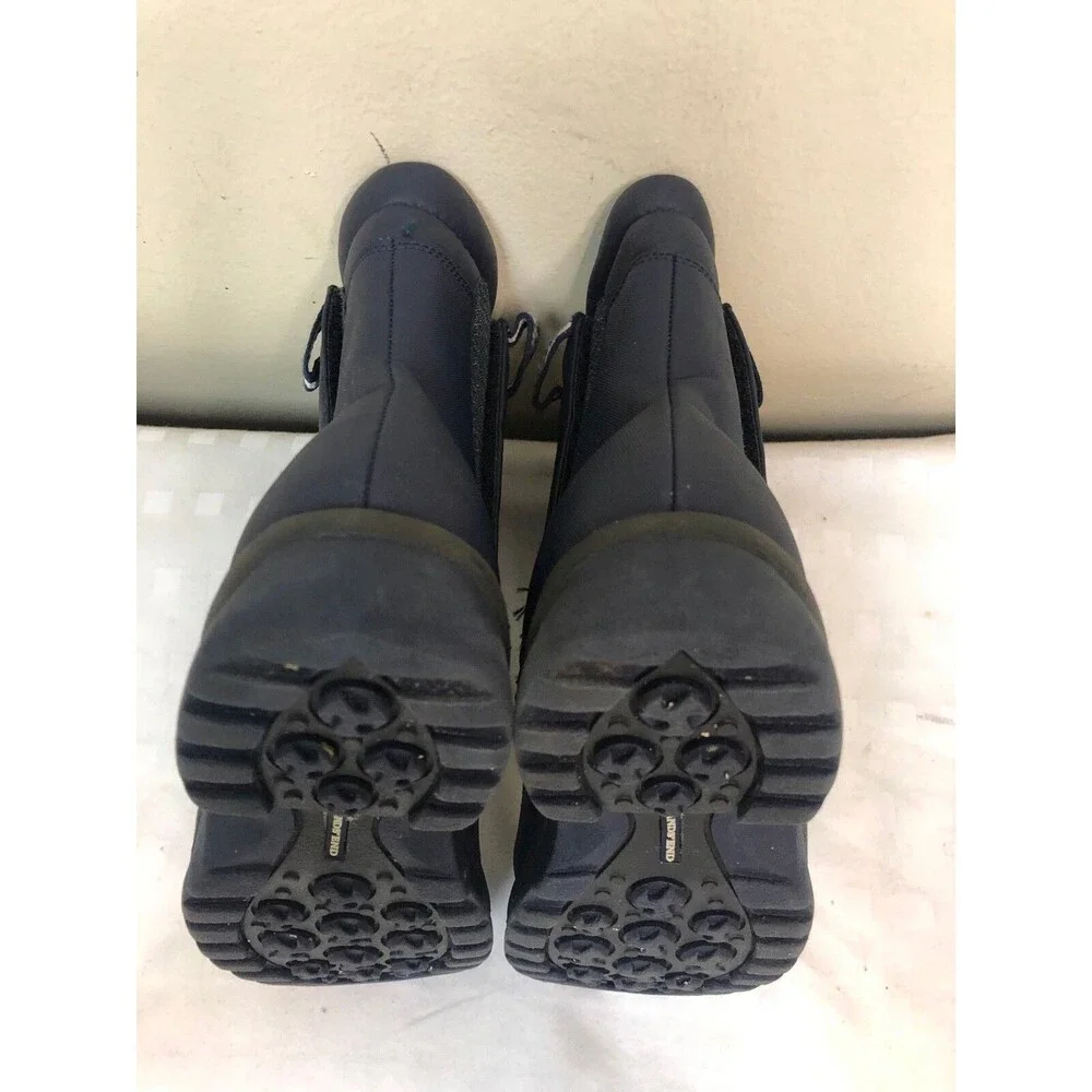 Lands End kids Insulated winter boots in navy color size US 10 M